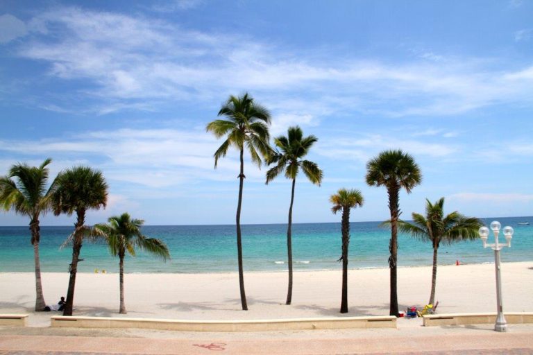 The perfect spot on Hollywood Beach Tide Vacation Apartments